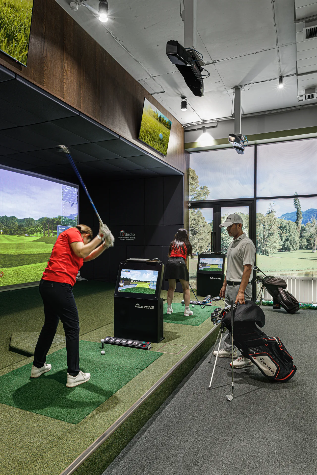 Атмосфера Birdie Golf Club — 7